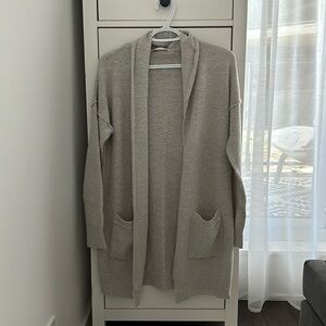 Mendocino light grey cardigan